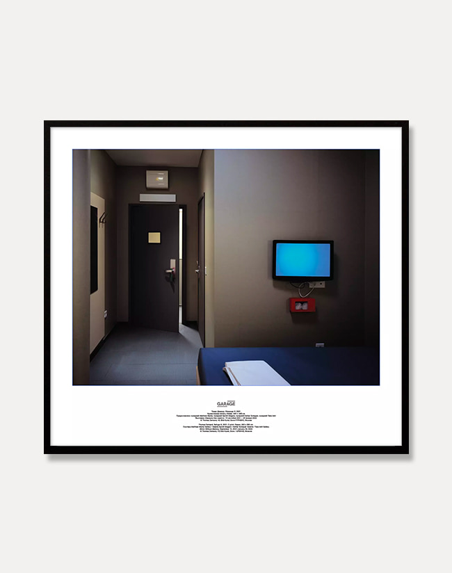 [토마스 데만트]Thomas Demand — Refuge III,2021 (액자포함) 50 x 55 cm